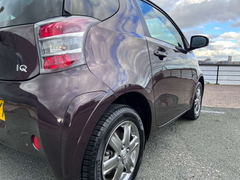 TOYOTA IQ
