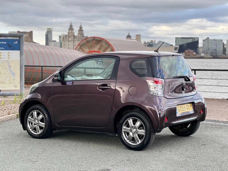 TOYOTA IQ