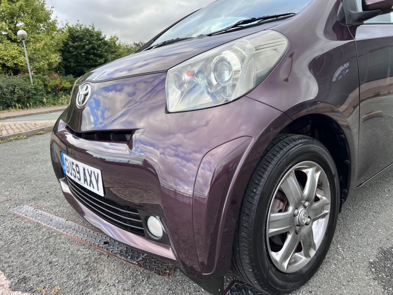 TOYOTA IQ