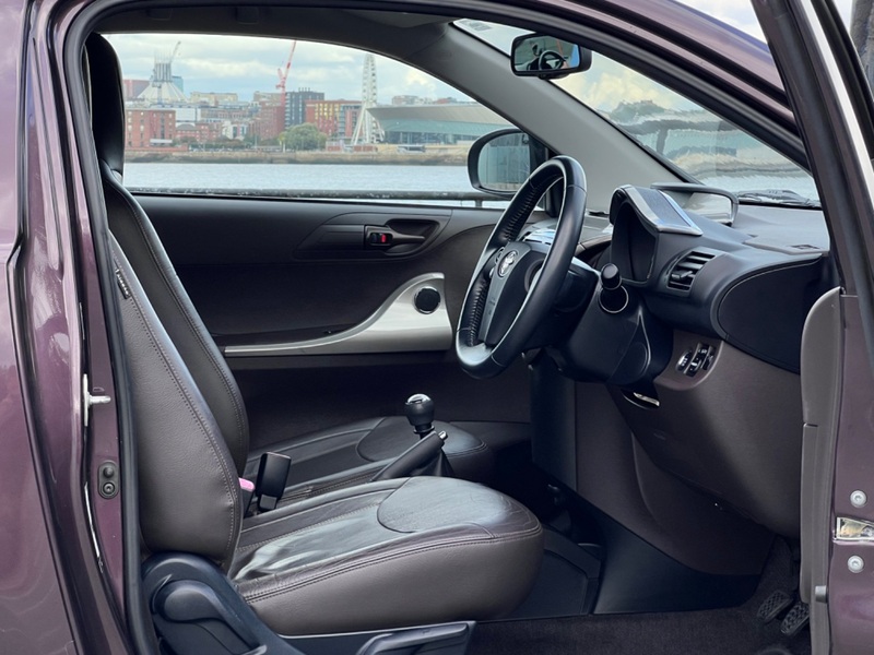 TOYOTA IQ