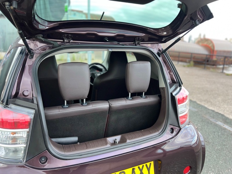 TOYOTA IQ