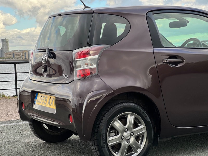 TOYOTA IQ