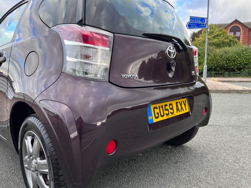 TOYOTA IQ