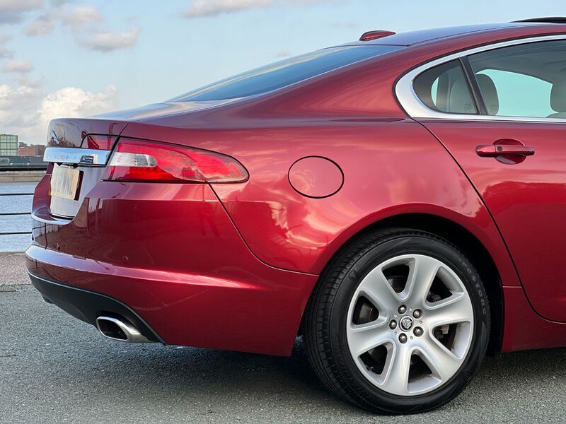 JAGUAR XF
