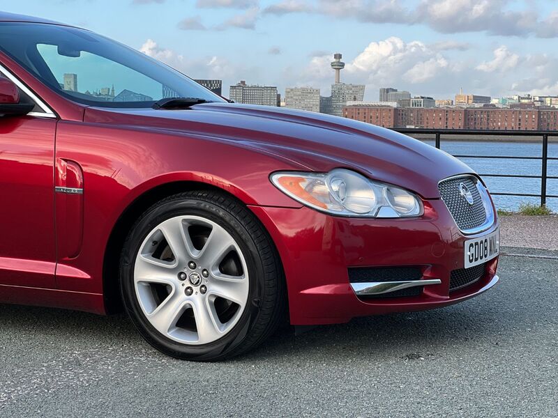 View JAGUAR XF V8 PREMIUM LUXURY