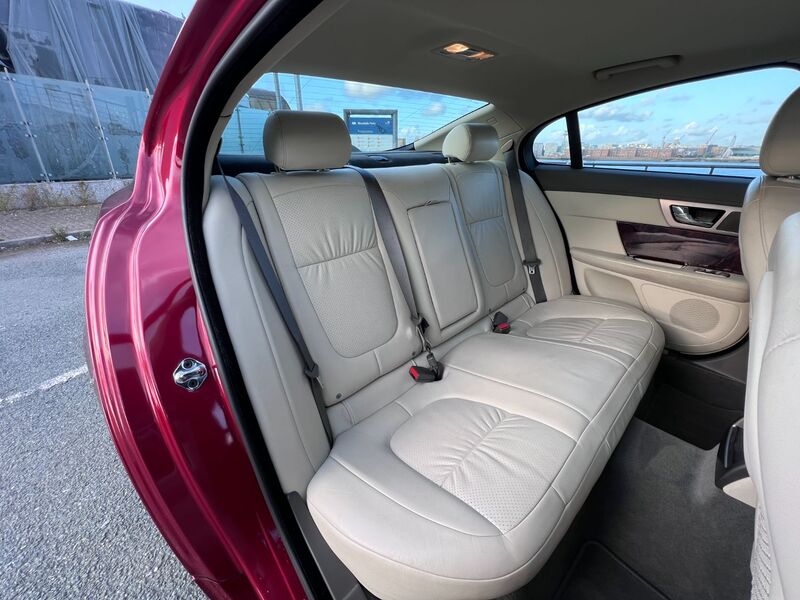 JAGUAR XF