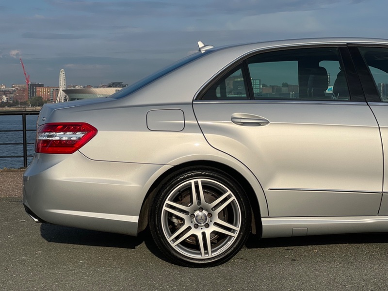 View MERCEDES-BENZ E CLASS E250 CDI BLUEEFFICIENCY SPORT